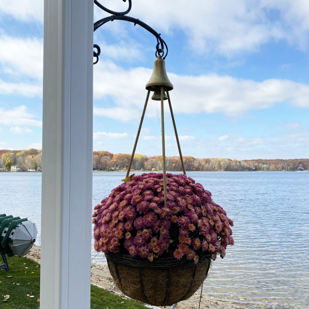 i3 Planter Lighted Hanging Basket